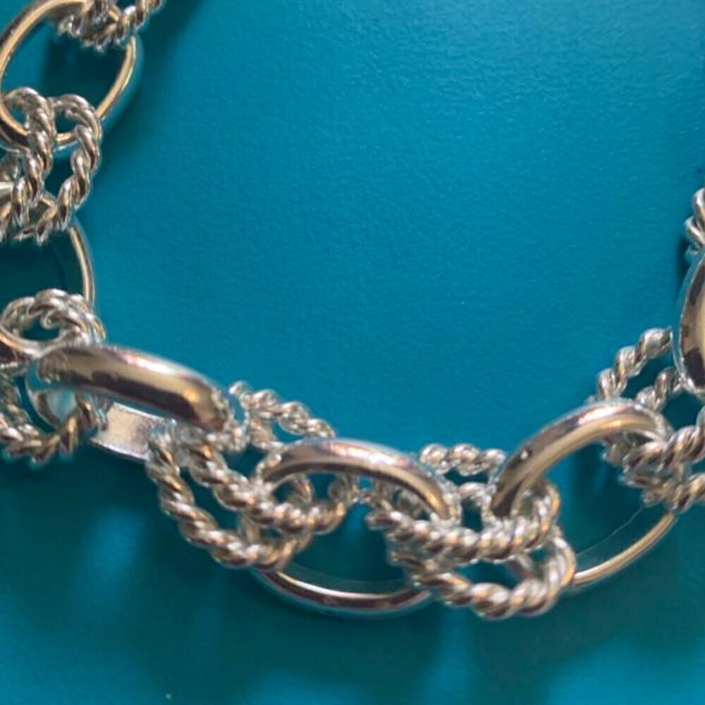 Simple Chunky Rope Twist Chain Statement Necklace - Picture 4 of 4